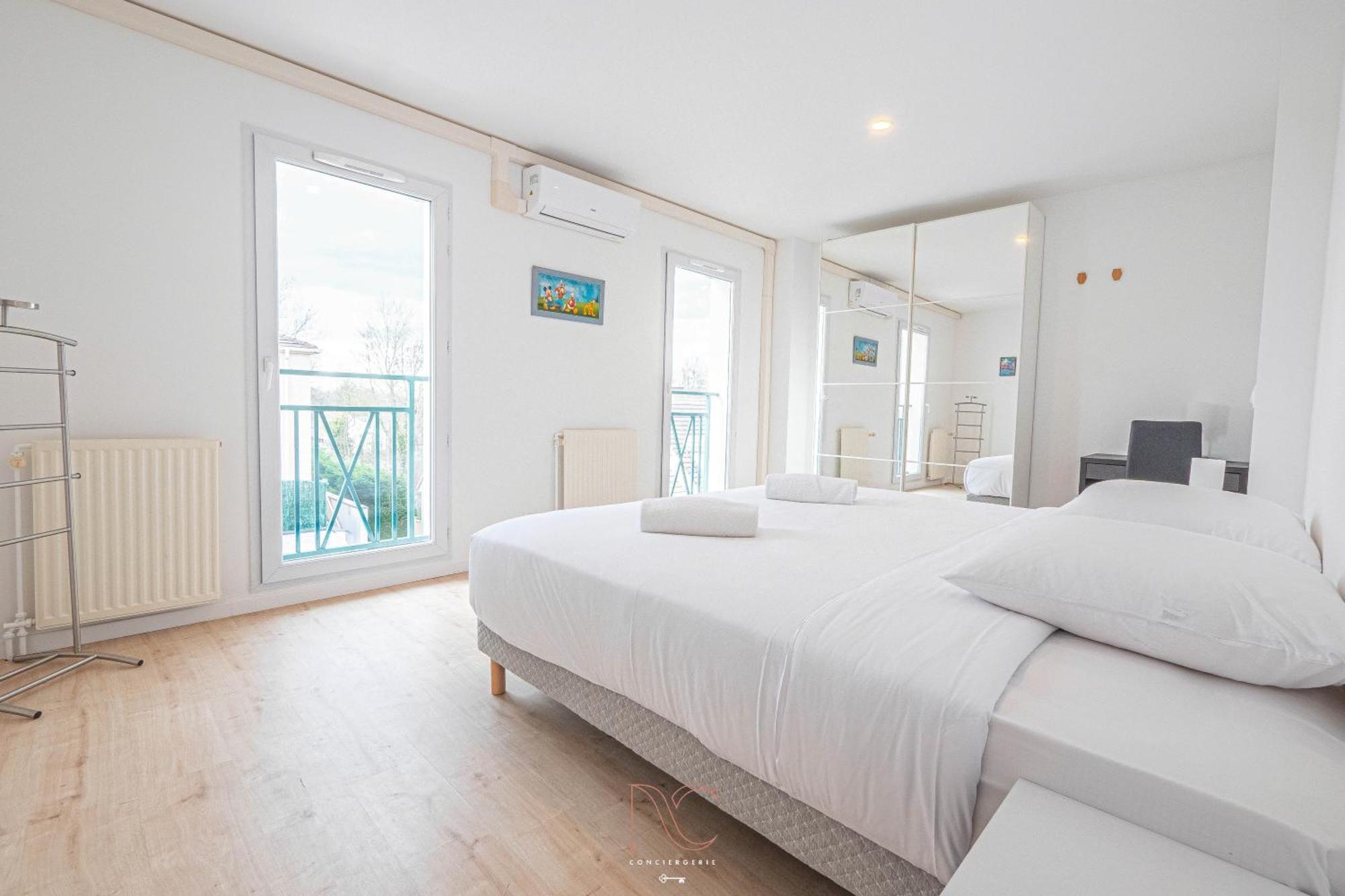 *Disneyland-Paris* 9 Pers, 2 Parkings, Wifi, Ac Montévrain Exterior foto
